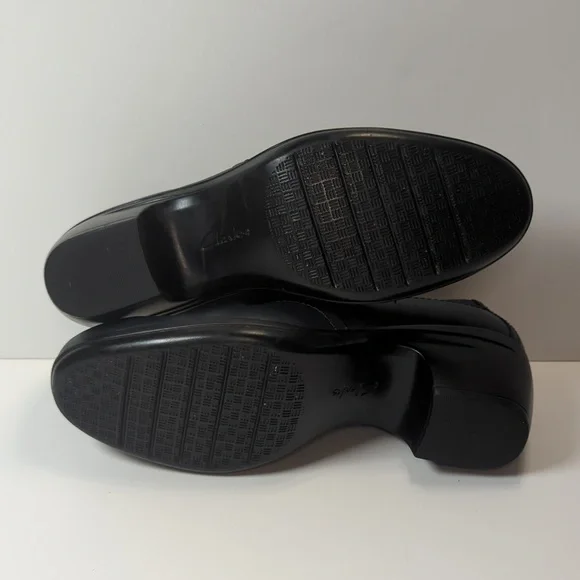 Clarks Navy Blue Women's Slip On Shoes Size 7.5 - Picture 12 of 12